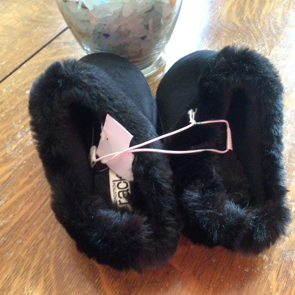 Womens Black Nordstrom Rack Faux Fur Trim Slipper Anti Skid sz small NWT - Picture 6 of 9